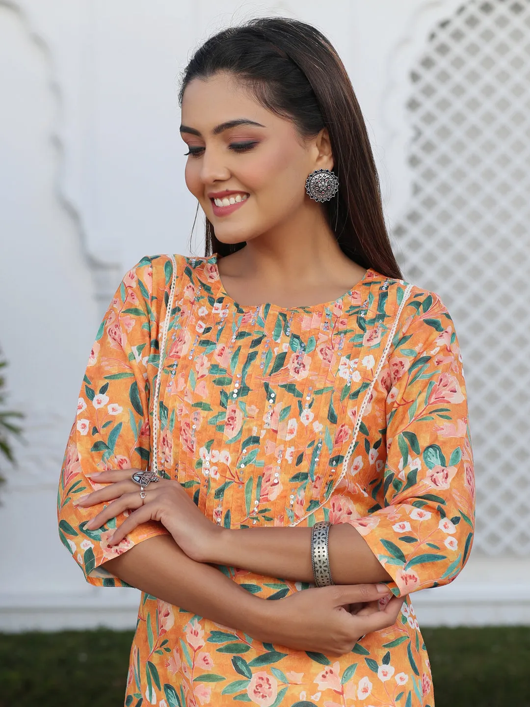 A Orange Floral Digital Print Slub Kurta With Off- White Cotton Pants