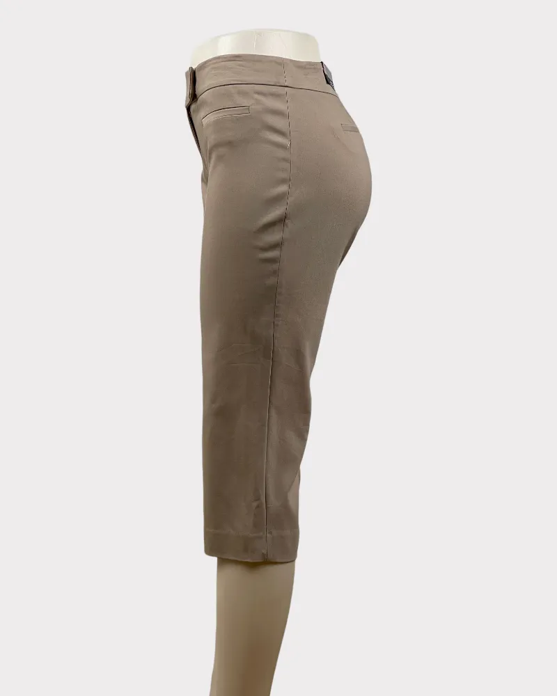Apt9 Beige Curvy Straight Leg Capri Pants (6P)
