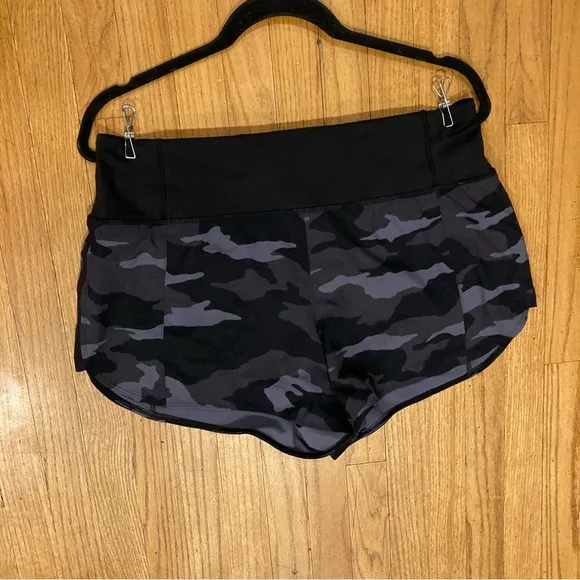 Athleta Running Free 3” Camo Shorts Athletic Shorts