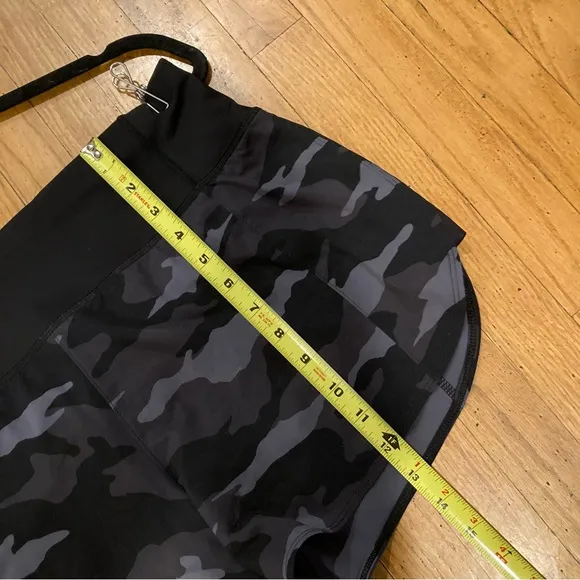 Athleta Running Free 3” Camo Shorts Athletic Shorts