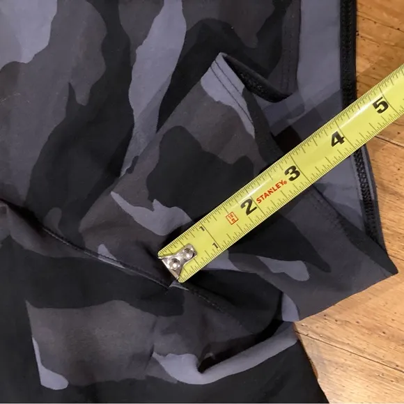 Athleta Running Free 3” Camo Shorts Athletic Shorts