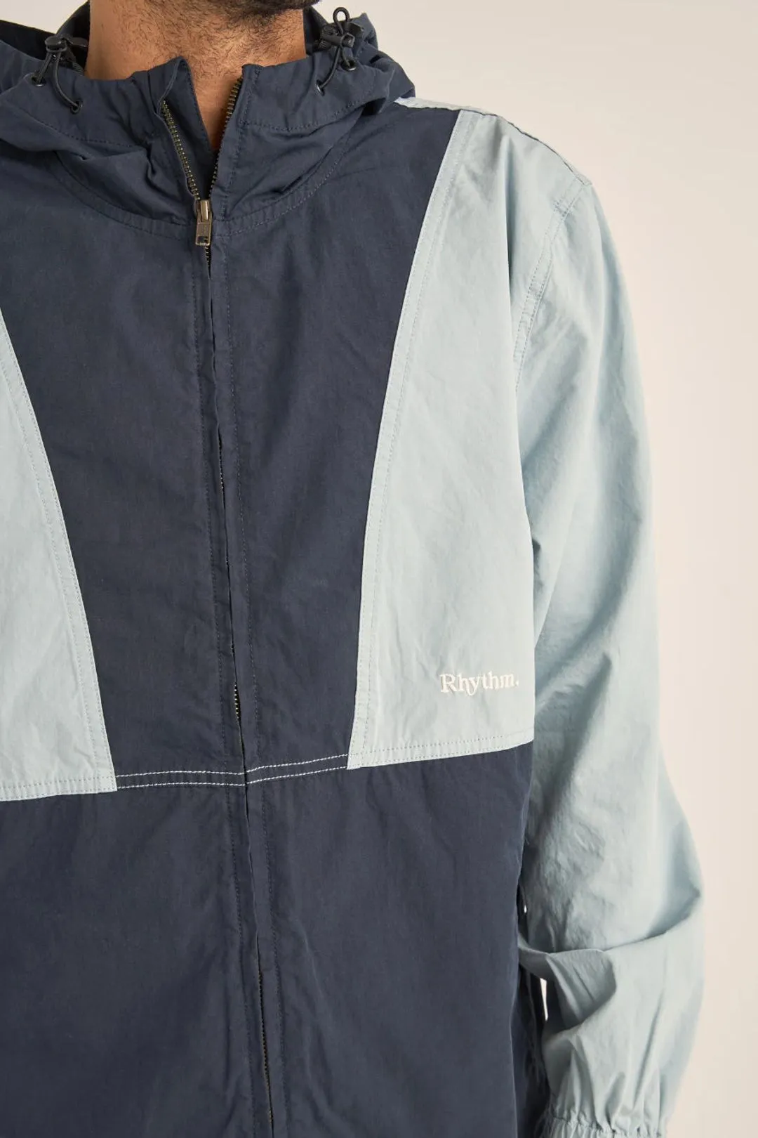 CASCADE WINDBREAKER