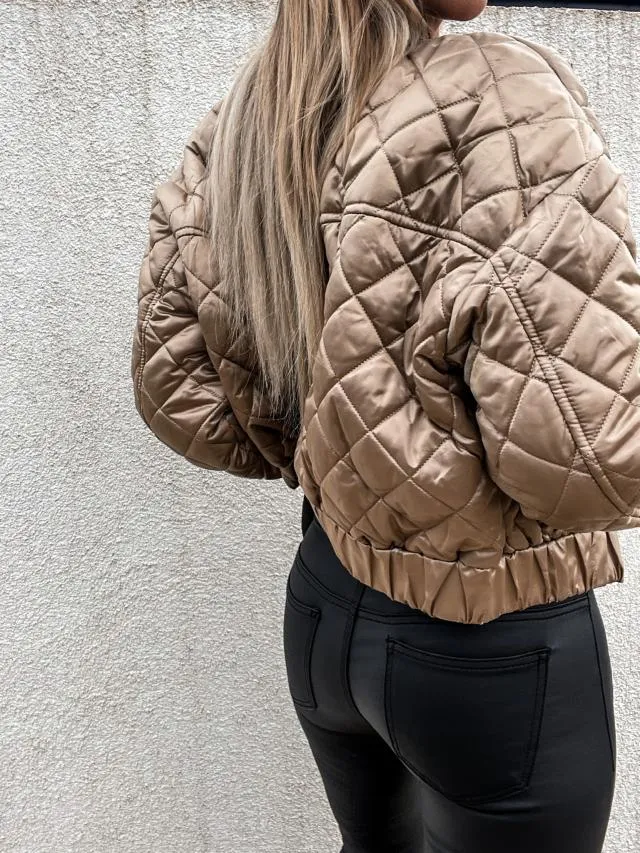 Insulated Bomber Jacket for Women’s Casual Look
