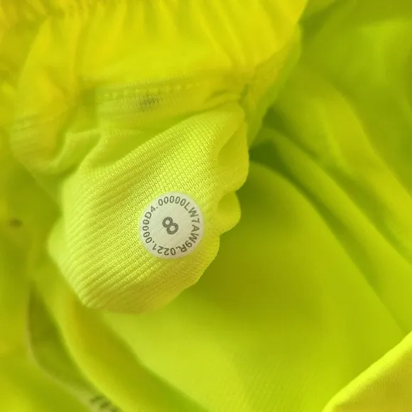 LULULEMON &quot;Hotty Hot&quot; Short II 4” Low Rise In Highlight Yellow EUC 8