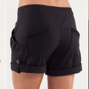 Lululemon Play In The Sun Short Black