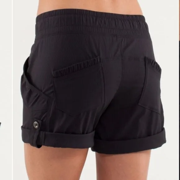 Lululemon Play In The Sun Short Black