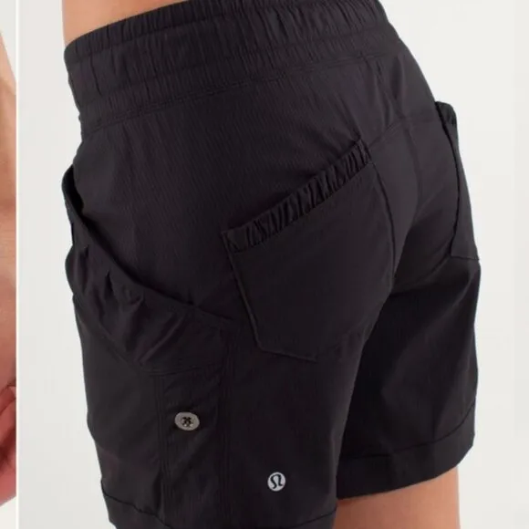 Lululemon Play In The Sun Short Black