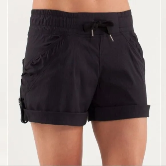 Lululemon Play In The Sun Short Black