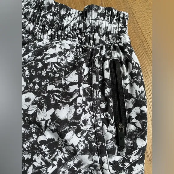 Lululemon size 4 Shorts, Lululemon Tracker shorts