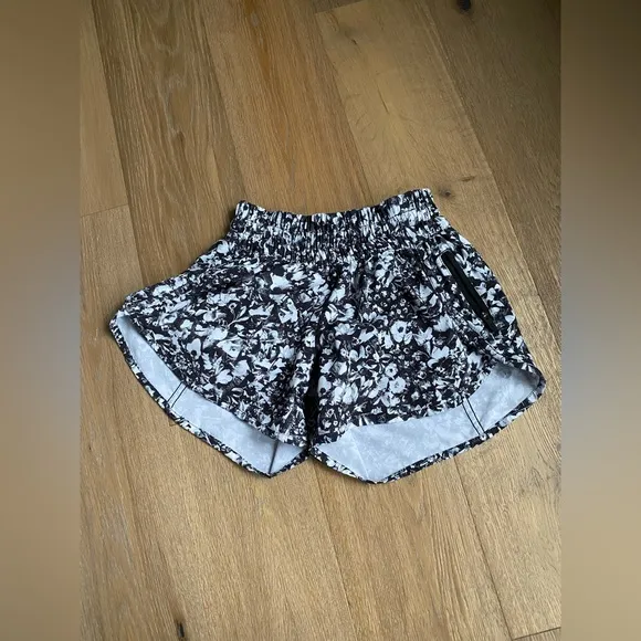 Lululemon size 4 Shorts, Lululemon Tracker shorts