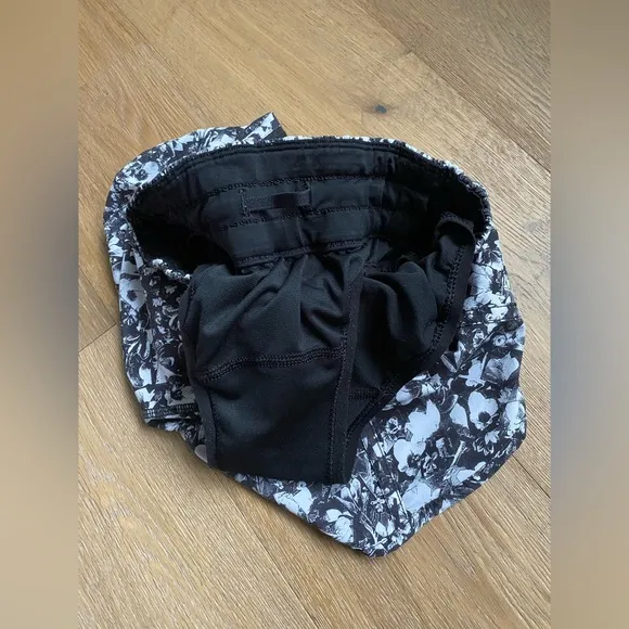 Lululemon size 4 Shorts, Lululemon Tracker shorts