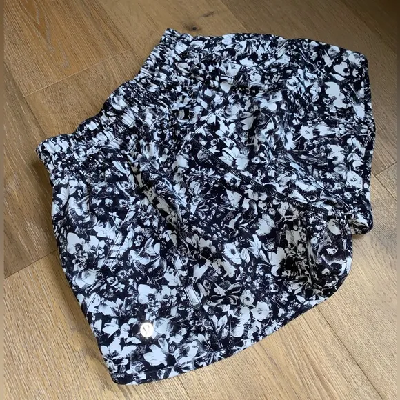 Lululemon size 4 Shorts, Lululemon Tracker shorts