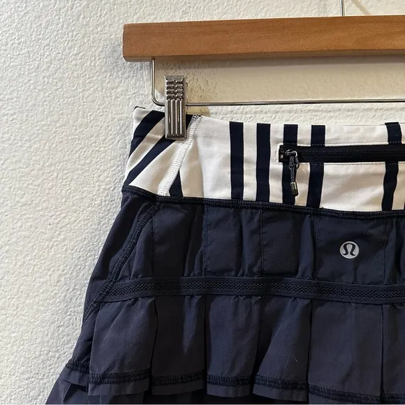 Lululemon Women's Run Pace Setter Skirt Skort Size 4 Ocean Stripe Inkwell
