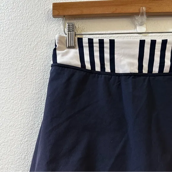 Lululemon Women's Run Pace Setter Skirt Skort Size 4 Ocean Stripe Inkwell
