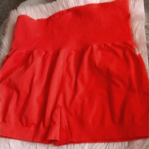 NWOT Free People Movement Good Karma Running Shorts Size XL Cherry Tomatoe