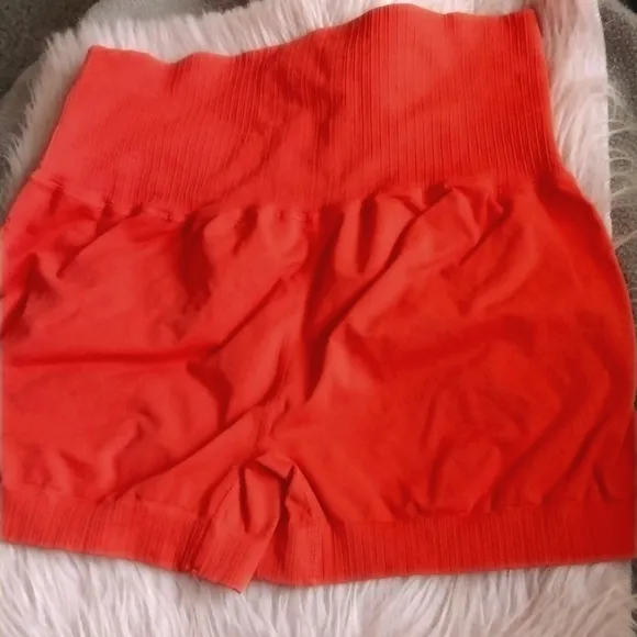 NWOT Free People Movement Good Karma Running Shorts Size XL Cherry Tomatoe