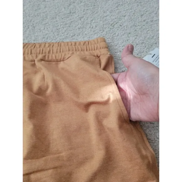NWT VUORI Halo Performance Short Women's POCKET ATHLEISURE GYM Flax Heathers XL