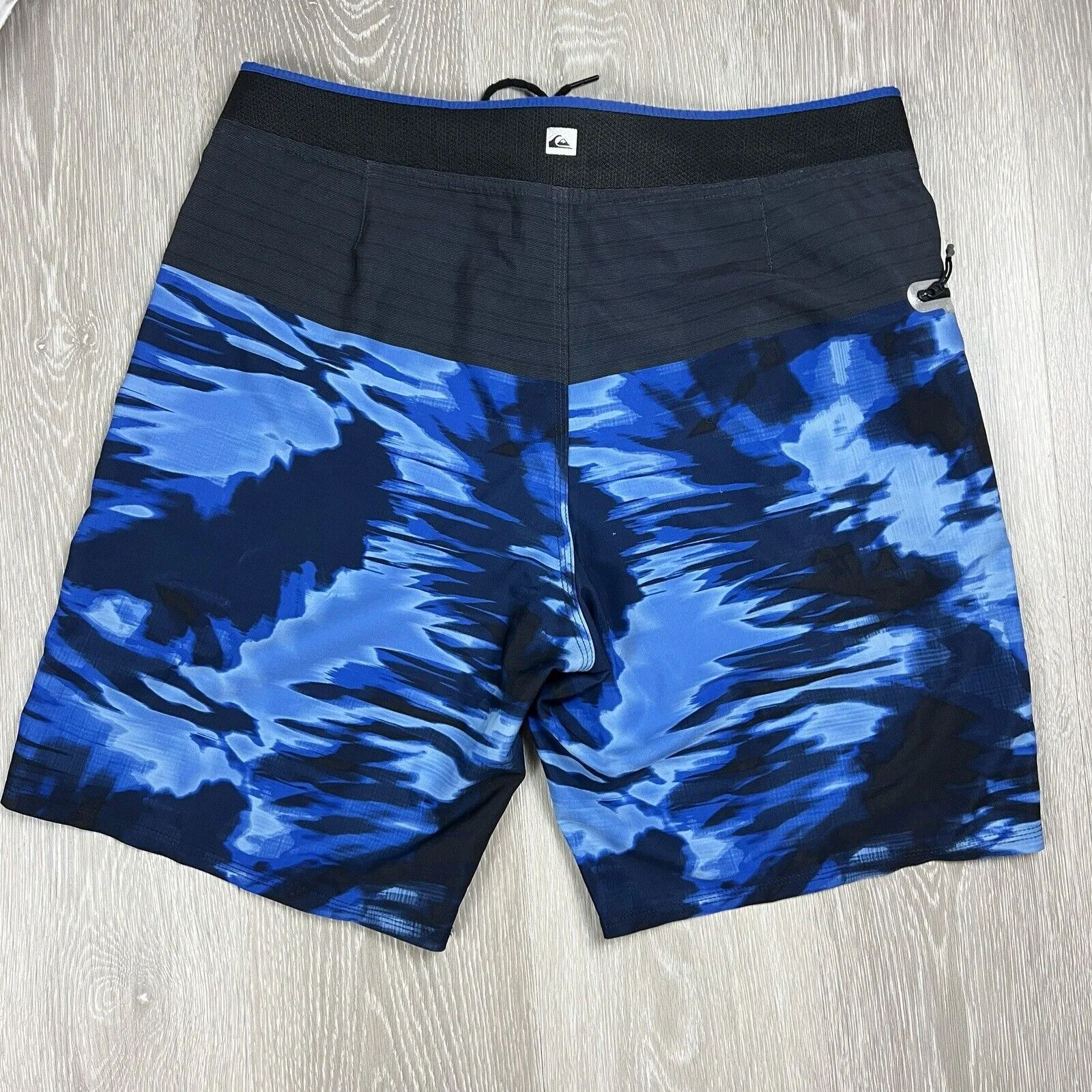 Quiksilver Mens Blue Swim Shorts Boardies Size 34