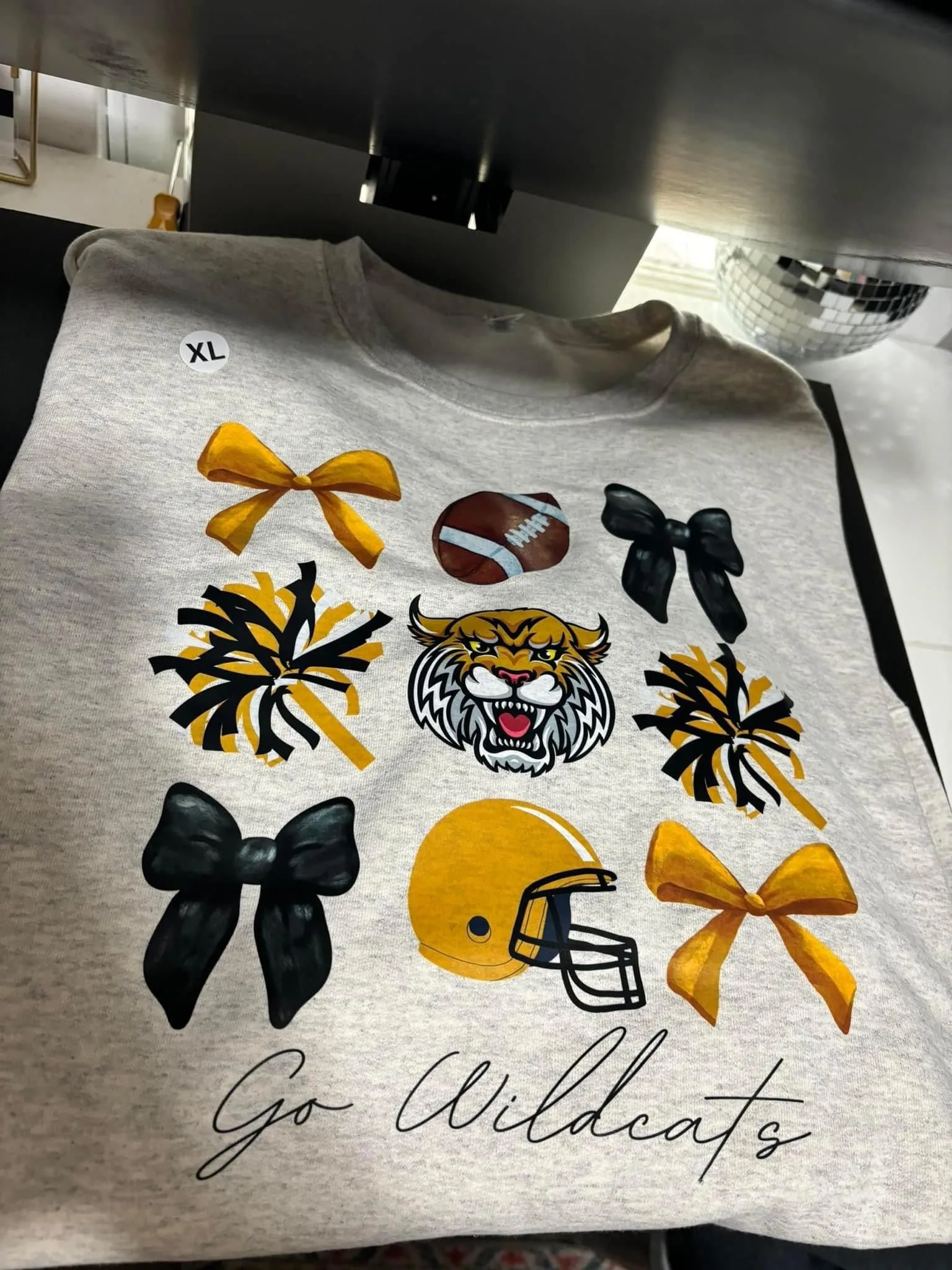 Scottsboro Wildcats Bows Sweatshirt