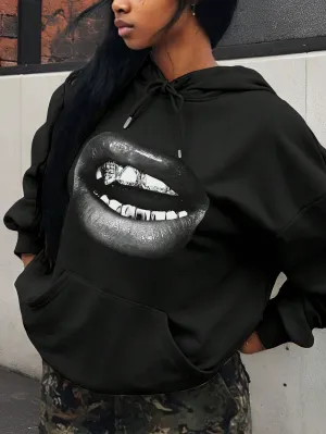 Sudadera Holgada Cherry Vibes con Capucha y Estampado Sexy