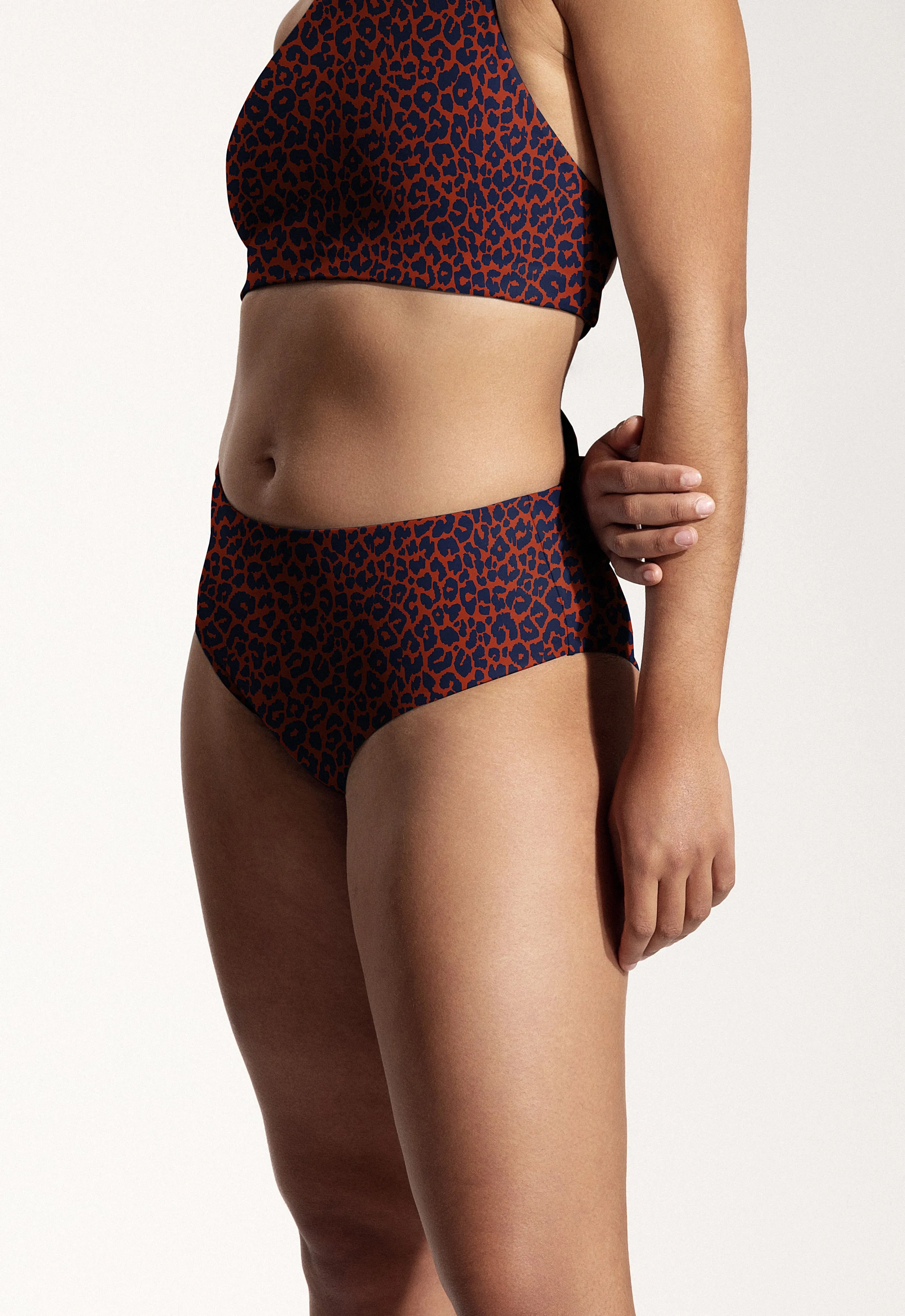 Surf Bikini Bottom "Fugu" in cool cat print