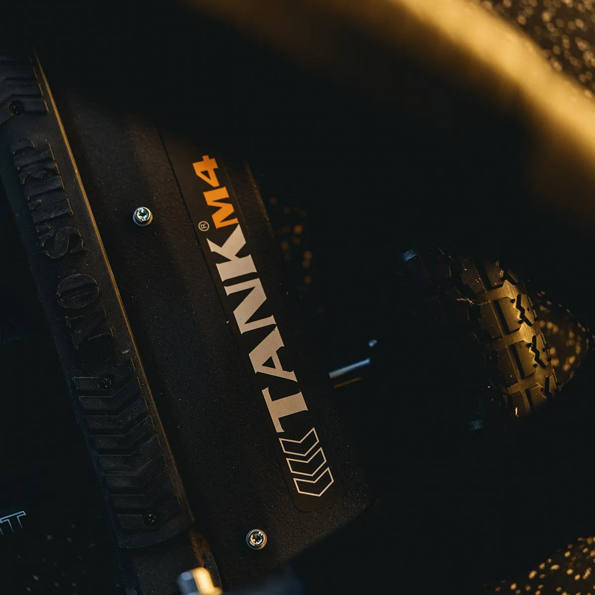 Torque Tank M4, Performance Handles