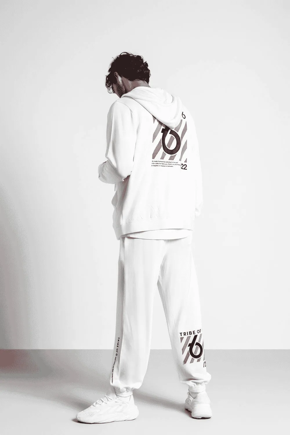 TRIBE OF 6 ANGUS BRUSHED BAMBOO ZIP THROUGH HOODIE