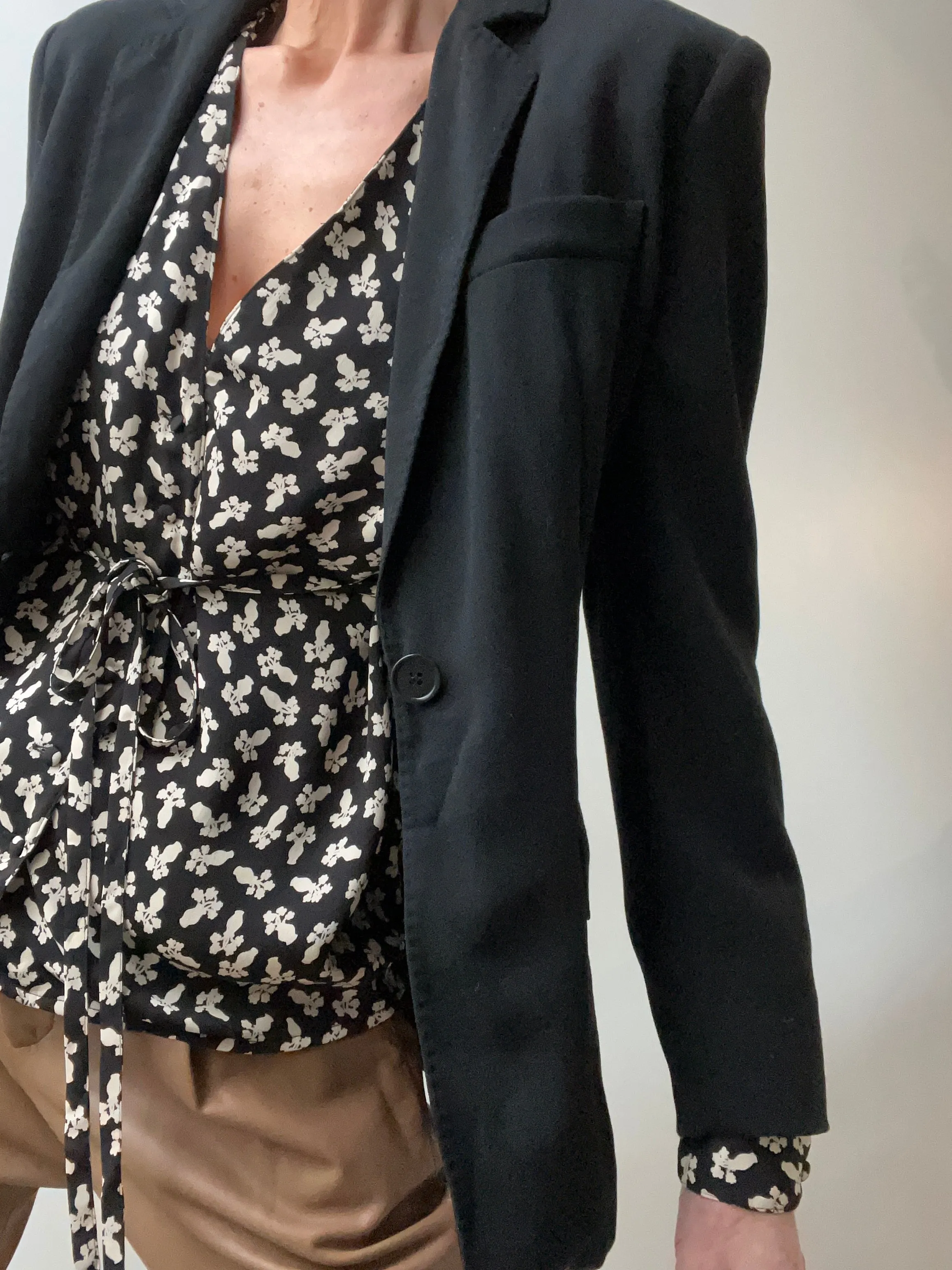 Vintage Black Fitted Blazer