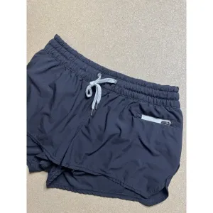 Vuori Dash Shorts Womens Medium Black Zipped Pockets Running Activewear Workout