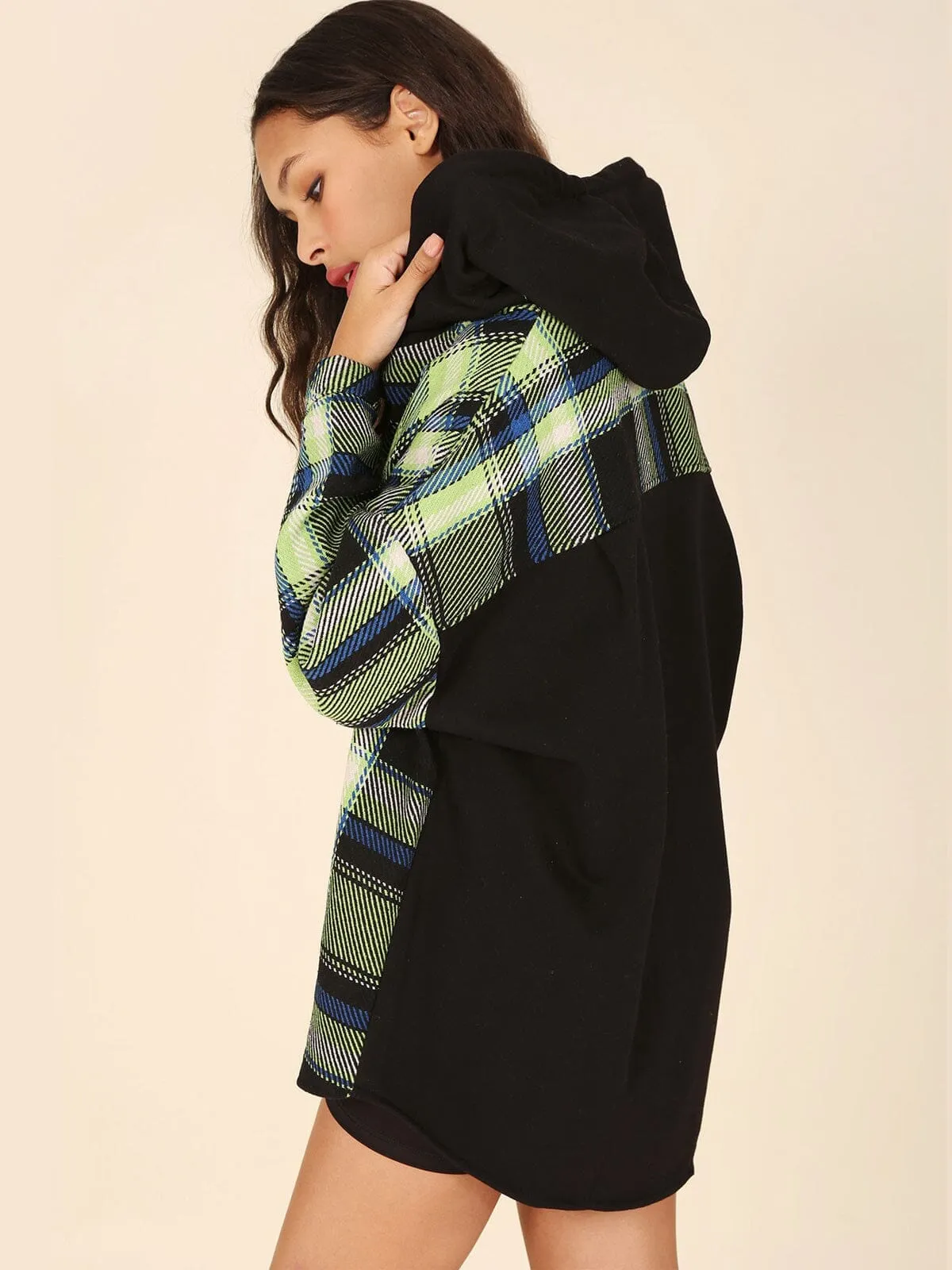 WOMEN'S LONG SLEEVES BUTTON CLOSURE PLAID HOODED OVERSIZED JACKET