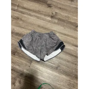 Women's Lululemon both hoy Shorts Size 4 Gray Athletic