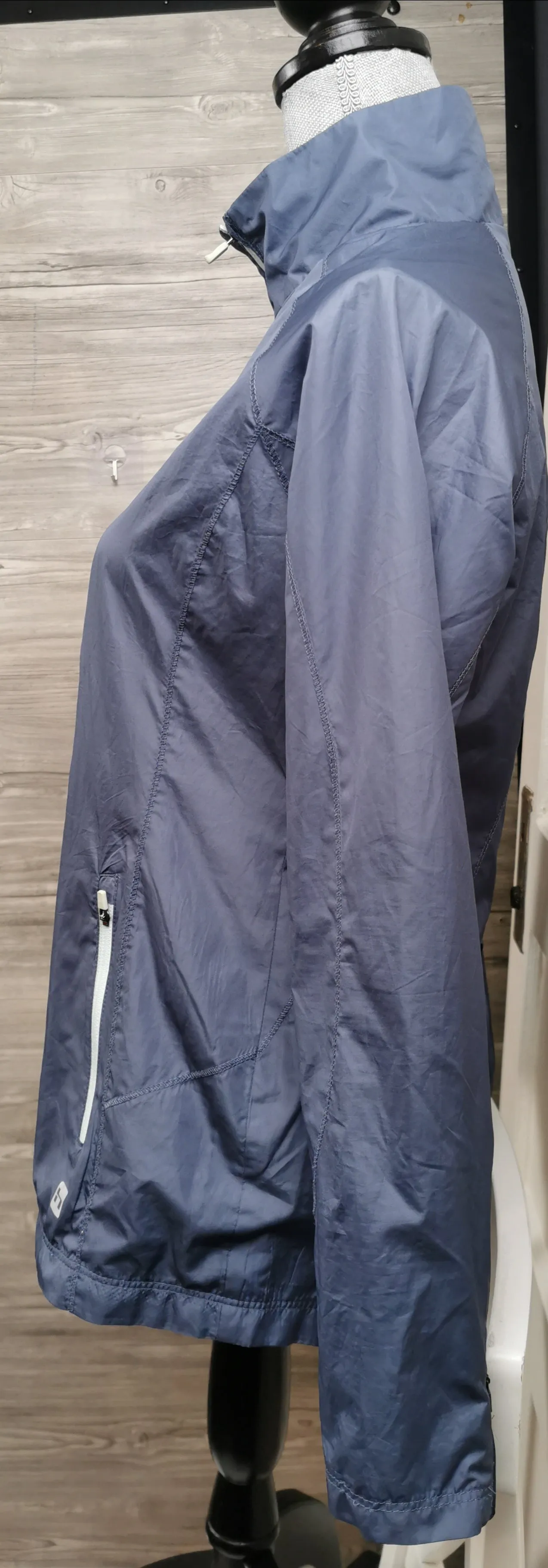 WOMENS SIZE SMALL - HIND, Lightweight Windbreaker Jacket EUC B45