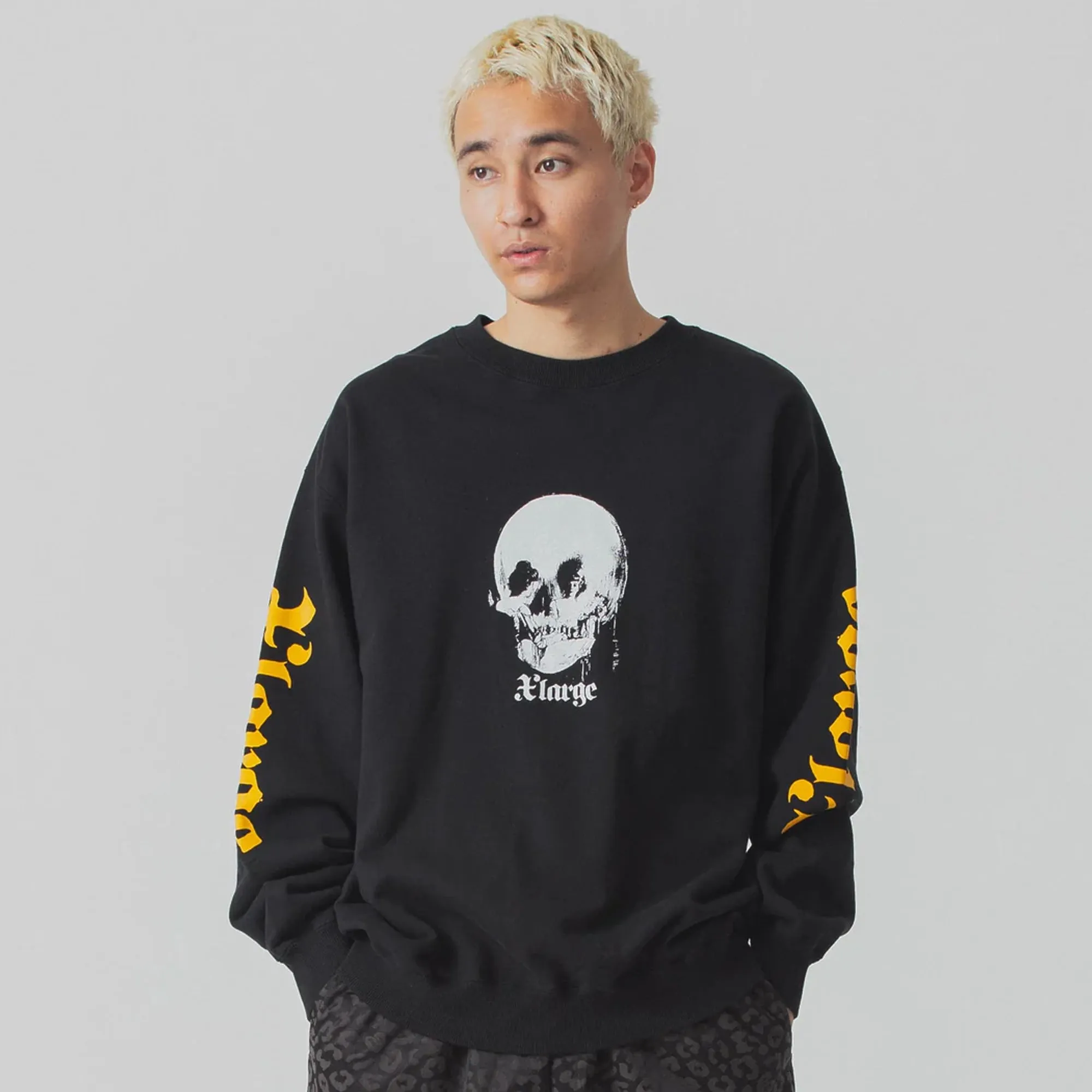 X-Large Mens Skull Lady Crewneck Sweatshirt