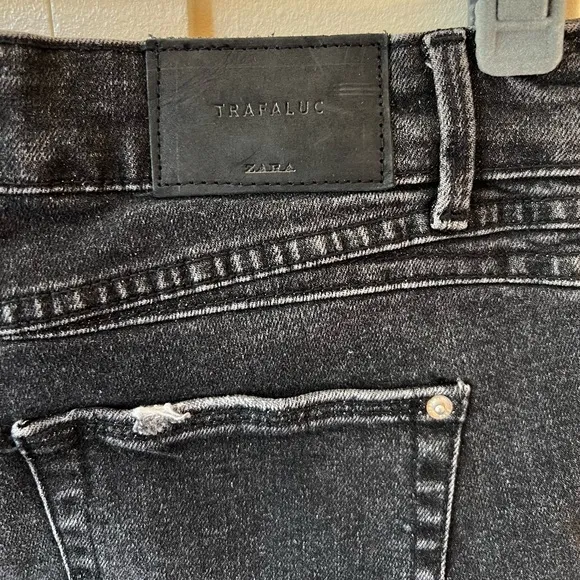 Zara‎ Trafaluc Black Denim Jean Shorts Women’s Size 6