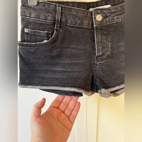 Zara‎ Trafaluc Black Denim Jean Shorts Women’s Size 6